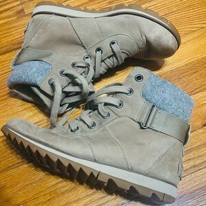 Sorel Taupe Lace-Up Ankle Boots with Gray Felt Cuff
